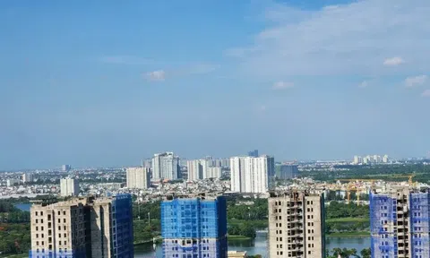 Muốn 'hạ nhiệt' giá chung cư phải gỡ cùng lúc nhiều 'nút thắt'