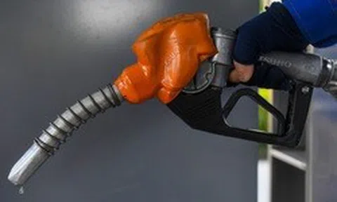 Thêm 3 doanh nghiệp đầu mối xăng dầu bị phạt 450 triệu đồng