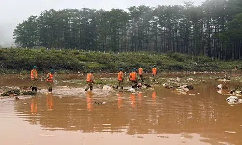 Tìm thấy thi thể nữ sinh lớp 6 bị nước lũ cuốn trôi ở Đà Lạt