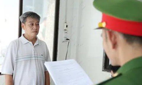 Phát hiện 7 người liên tục chuyển khoản tổng cộng hơn 80 tỷ đồng cho người đàn ông SN 1976