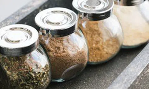 Kiểm tra ngay bếp nhà bạn: 1 loại gia vị có thể trở thành “ổ chứa” chất gây ung thư, hại gan nhưng nhiều người vẫn chủ quan