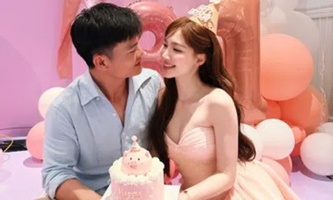 Hòa Minzy tình cảm bên Đại uý Văn Cương, Mỹ Tâm làm bánh sinh nhật cho bố