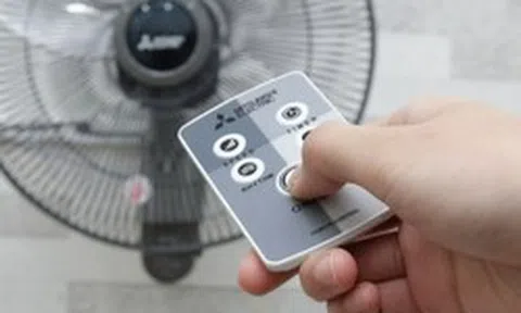 Rút phích cắm khi quạt vẫn đang chạy có sao không? Giật mình biết đáp án