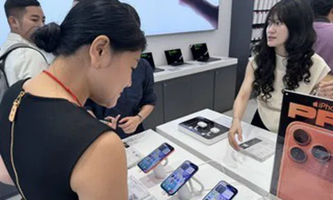 Giá smartphone không dễ giảm