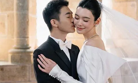 Siêu mẫu nội y Hề Mộng Dao bật khóc trong lễ cưới với con trai trùm sòng bạc