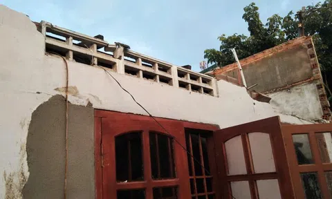 Lâm Đồng: Lốc xoáy làm nhiều nhà dân tốc mái