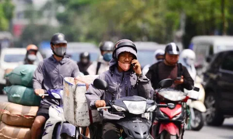 Nắng nóng kéo dài ở miền Bắc, nhiệt độ tiếp tục "leo thang" kèm nguy cơ dông lốc