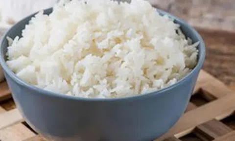 Bỏ ăn cơm suốt nửa năm, người đàn ông sốc nặng khi nhận "tin dữ"