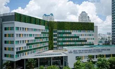 Đến Việt Nam mổ u não tại bệnh viện của tỷ phú Phạm Nhật Vượng, bệnh nhân Campuchia nhận kết quả bất ngờ sau 6 ngày