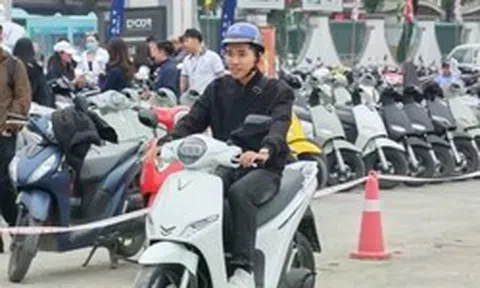 Hà Nội dự chi hơn 1.000 tỷ hỗ trợ người nghèo chuyển đổi xe điện