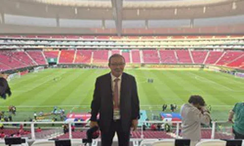 Ông Park Hang-seo khoe ảnh với sếp FIFA, nói lời gan ruột sau chiến thắng của Hàn Quốc ở World Cup