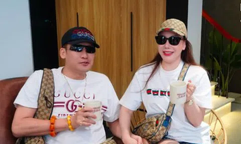 Ông xã hơn 2 tuổi tay trong tay chăm sóc Hồ Quỳnh Hương đi tập nhạc