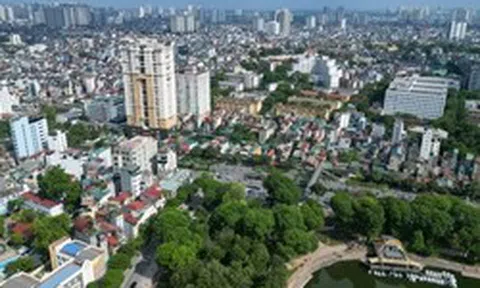 Hiện trạng khu 'đất vàng' đối diện Công viên Thống Nhất sắp xây bãi đỗ xe ngầm