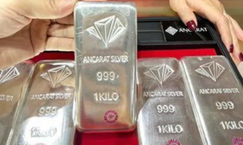 Giá bạc hôm nay (15/6): Bứt tốc ngoạn mục, tăng mạnh nhất trong nhiều tháng qua
