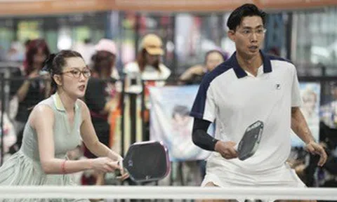 Người mẫu Hữu Long, Mâu Thủy háo hức, thích thú đấu giải