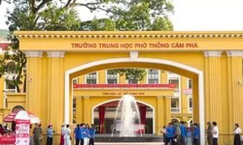 Quảng Ninh kỷ luật 3 cán bộ coi thi vụ giám thị bị tố hỗ trợ thí sinh xem bài