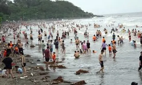 Một người bị sét đánh tử vong ở biển Đồ Sơn