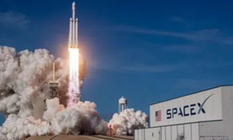 Từ startup trong gara đến siêu kỳ lân 1.800 tỷ USD: SpaceX biến canh bạc 20 năm của phố Wall trở thành 'cỗ máy in tiền'