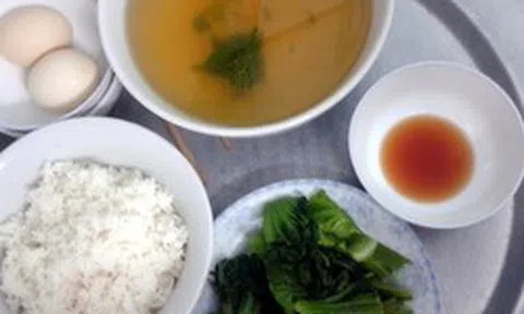 Vợ chồng lương 23 triệu nhưng mỗi tháng chỉ tiêu 5 triệu, mẹ chồng lên thăm nhìn mâm cơm liền nổi giận: "Tiết kiệm kiểu này rồi có ngày trả giá"