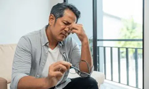Vì sao càng thành đạt, nhiều đàn ông trung niên càng ít bạn bè?