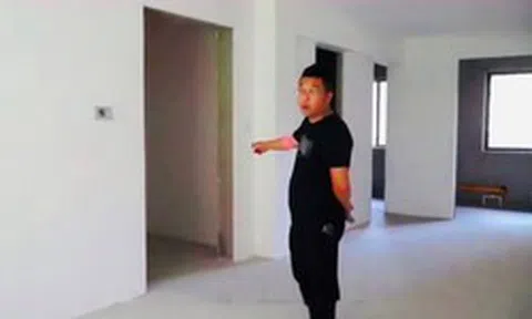 Mua căn hộ 117 m² với giá hơn 7 tỷ đồng, người đàn ông phát hiện nhà không có cửa chính, chủ đầu tư tuyên bố: “Có thể vào bằng cửa sổ”