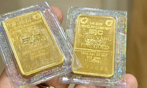 Vàng giảm, bán hay giữ?