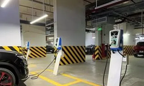 Quy định mới: Chung cư bắt buộc phải có khu riêng cho ô tô, xe máy điện