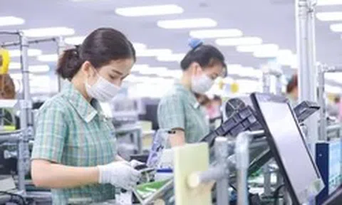 Nhập siêu tăng 2,8 tỷ USD chỉ sau nửa tháng