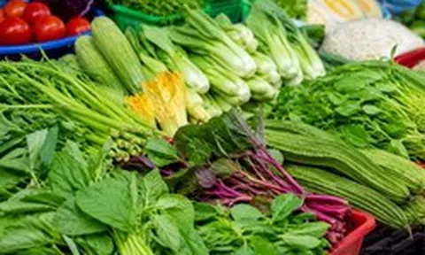 5 loại rau đang vào vụ, người bán cũng thích mang về ăn