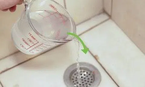 Tôi đã xịt khử mùi phòng tắm suốt nhiều năm mới nhận ra: Thứ bốc mùi nhất lại không phải bồn cầu