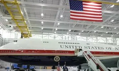 Chuyên cơ 'Nhà Trắng biết bay' xa hoa chưa từng có của Tổng thống Trump