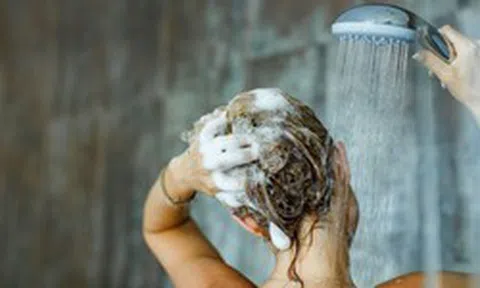 Gội đầu thế nào mới là đúng? Đơn giản nhưng hầu hết mọi người đều sai