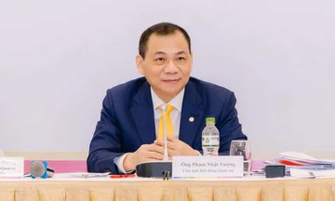 Đại gia trúng 'đất vàng' bỏ cọc; ông Phạm Nhật Vượng là cổ đông của LPBank