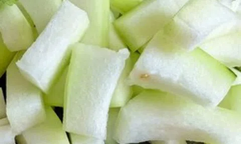 Mùa hè, thứ cần "dọn dẹp" nhất không phải mạch máu mà là đường ruột: 3 loại rau đúng mùa càng ăn càng nhẹ bụng, mát người
