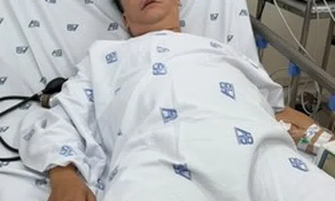Nghệ sĩ Việt vừa trang điểm xong, chuẩn bị bước ra sân khấu thì đột quỵ: Cảnh báo dấu hiệu người trẻ đang bỏ qua