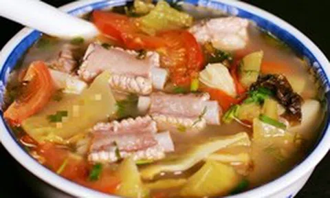 Một nhà 3 người cùng mắc ung thư tuyến giáp: "Thủ phạm" là món rau nhiều người tưởng ăn càng nhiều càng khỏe