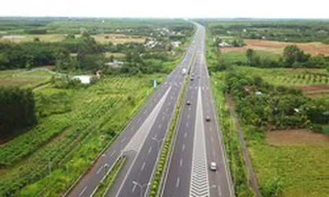 Thành lập Hội đồng thẩm định Báo cáo tiền khả thi điều chỉnh Dự án cao tốc Bắc - Nam phía Tây đoạn Gia Nghĩa - Chơn Thành