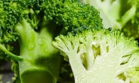 Việt Nam có 1 loại rau quen thuộc có khả năng giảm 20% nguy cơ ung thư đại tràng, bán đầy chợ và quan trọng là RẤT RẺ