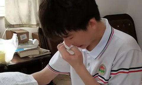 Nam sinh Trung Quốc là thủ khoa toàn quận vẫn trượt nguyện vọng 1, nhà trường khẳng định: "Lỗi thuộc về 1 bên khác"