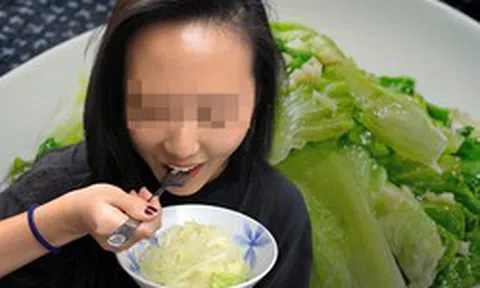 Chỉ ăn rau luộc suốt 6 tháng, cô gái 25 tuổi tuyến tụy bị “ăn mòn” hoàn toàn