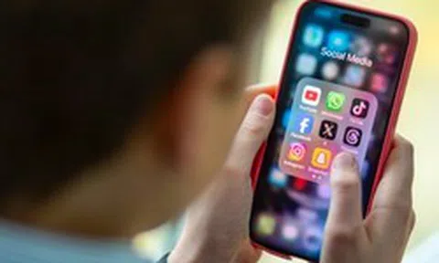 Facebook, Zalo chỉ xem không đăng, chúng tôi dùng MXH như thế đấy