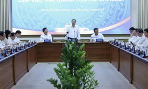 TPHCM phấn đấu tăng trưởng trên 10%, xác định giải ngân vốn đầu tư công là trọng tâm ưu tiên hàng đầu