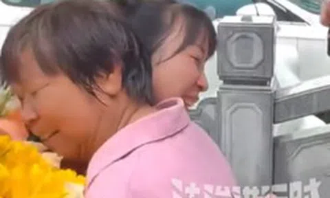 Bị lạc người thân năm 2 tuổi, 35 năm sau người phụ nữ bất ngờ phát hiện gia đình sống ở bên kia đường