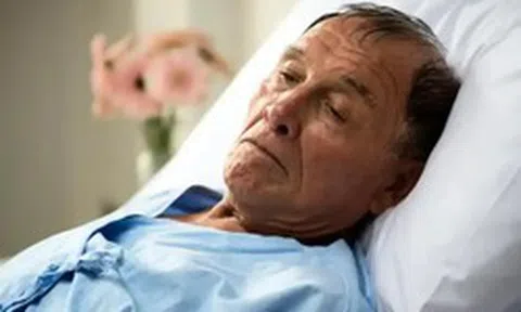Không chỉ rượu bia hay thuốc lá, 6 MÓN ĂN quen thuộc trên bàn cơm mới là "thủ phạm" âm thầm gây nhồi máu não