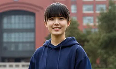 Từng từ chối thi đại học dù chắc suất vào trường top, nữ sinh 17 tuổi chọn lối đi khác và viết nên thành tích hiếm có