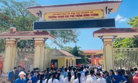 Học sinh thi thử được hơn 10 điểm/3 môn, thi tốt nghiệp 24 điểm: Hiệu trưởng nói gì?