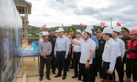 Phó Thủ tướng kiểm tra tiến độ dự án trường nội trú liên cấp ở biên giới TP Huế