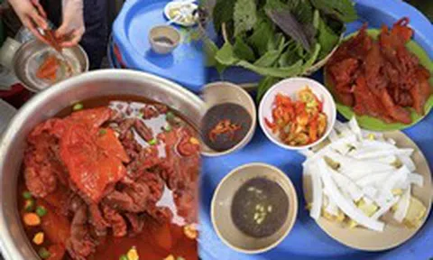 Đặc sản người Hà Nội nào cũng ăn nhưng không làm tại đây, màu đỏ không phải thật và chỉ có đúng một mùa trong năm