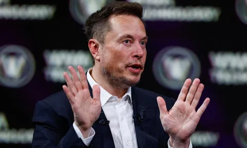 Cổ phiếu SpaceX thủng đáy, Elon Musk mất gần 600 tỷ USD
