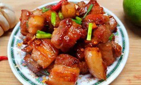 Bác sĩ tiêu hóa nói thẳng: 4 loại thịt ăn nhiều "phá" dạ dày còn hơn uống rượu, mê mấy cũng phải kiềm chế